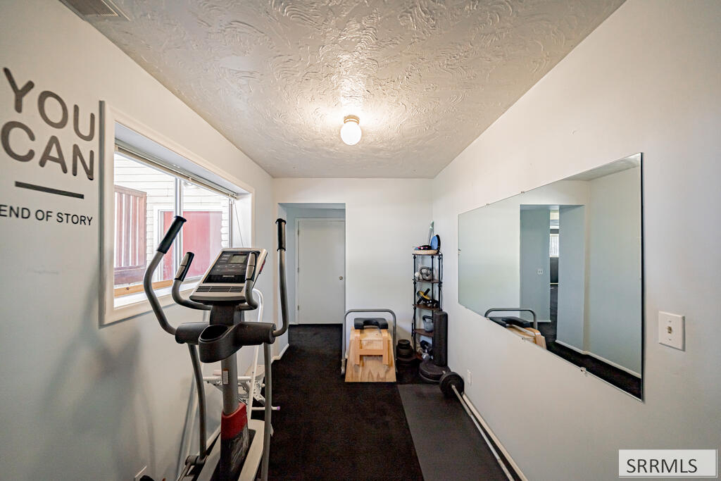561 E 1200 N Property Photo 45