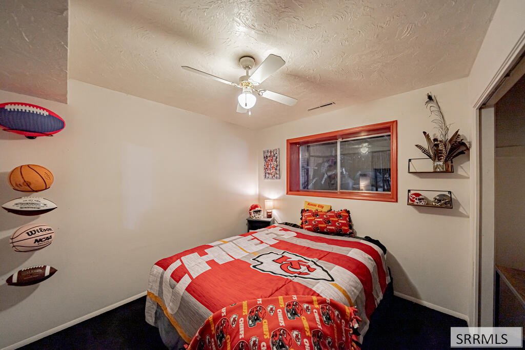 561 E 1200 N Property Photo 46