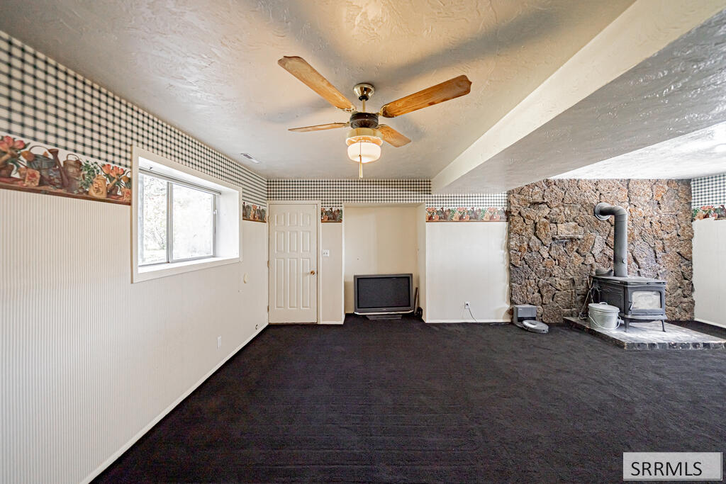 561 E 1200 N Property Photo 49
