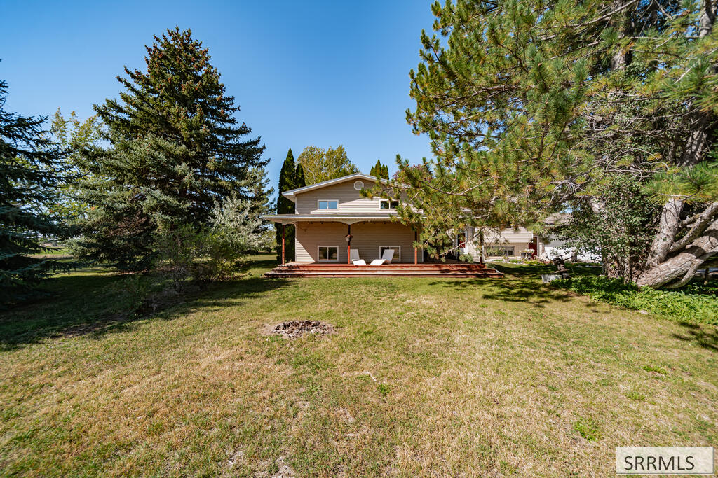 561 E 1200 N Property Photo 51