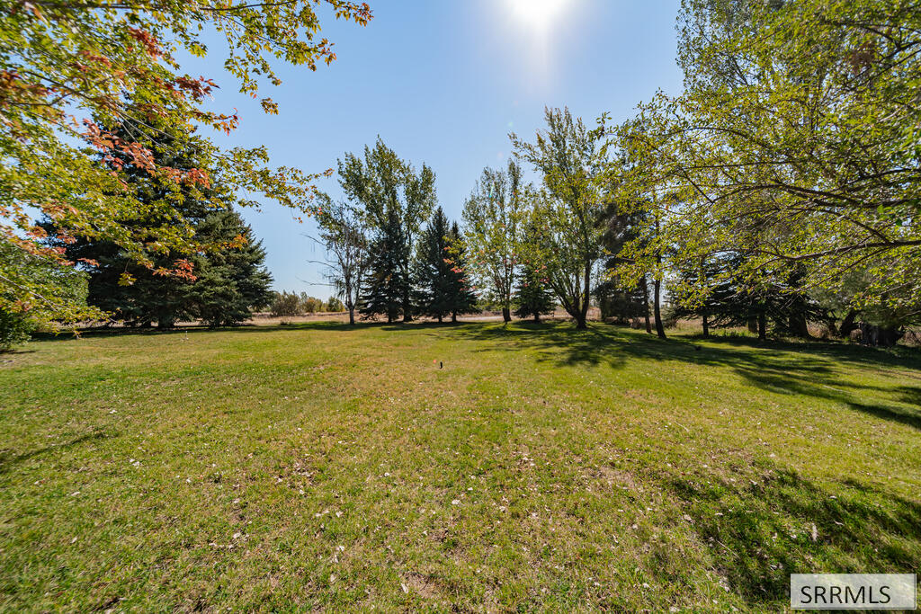 561 E 1200 N Property Photo 52
