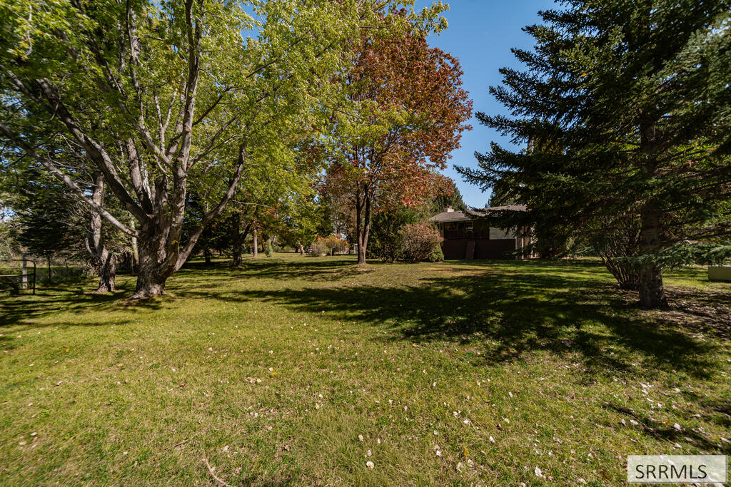 561 E 1200 N Property Photo 54