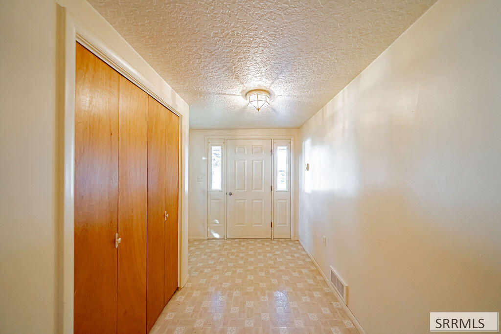 1711 Whitney Street Property Photo 4