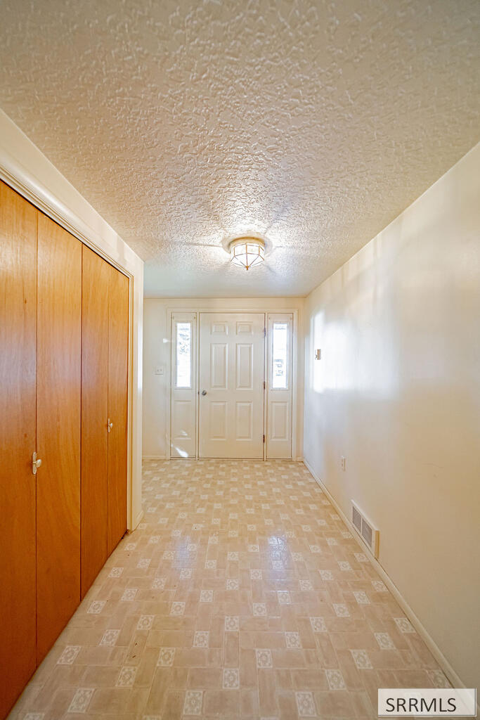 1711 Whitney Street Property Photo 5