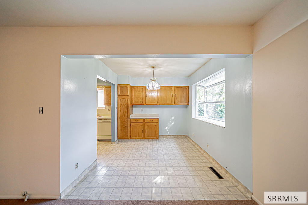 1711 Whitney Street Property Photo 12