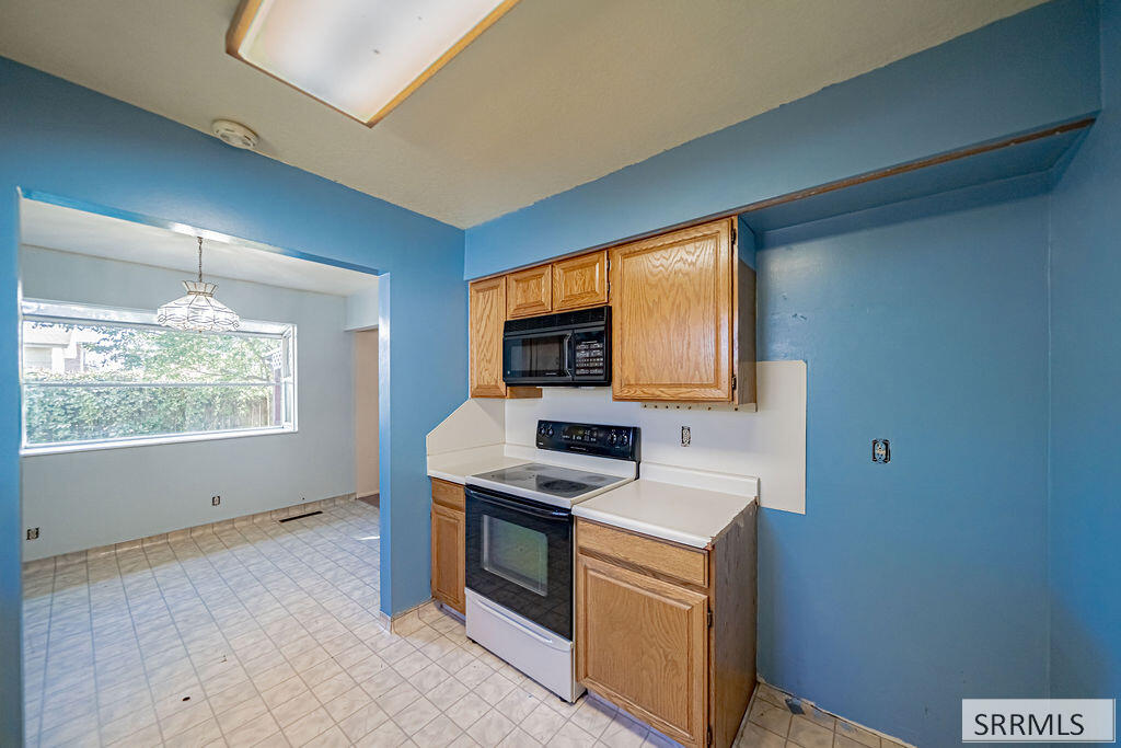 1711 Whitney Street Property Photo 16