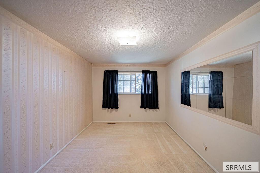 1711 Whitney Street Property Photo 21