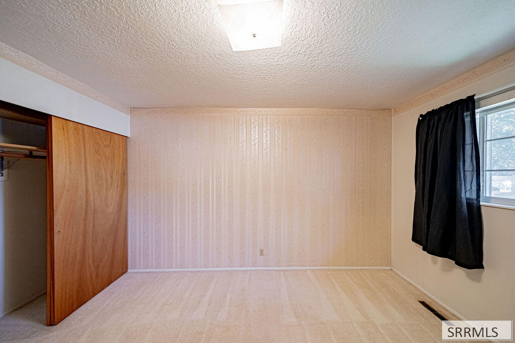 1711 Whitney Street Property Photo 23