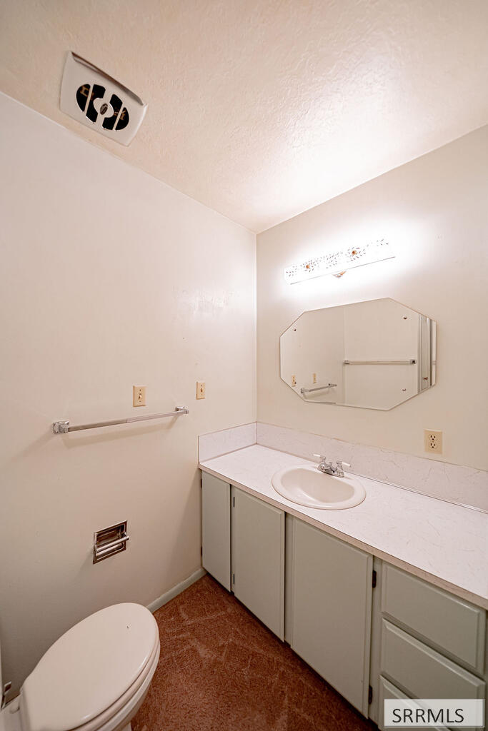 1711 Whitney Street Property Photo 25