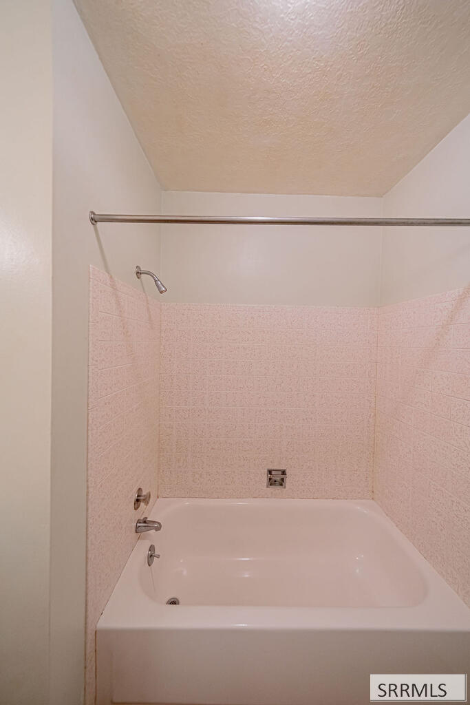 1711 Whitney Street Property Photo 26