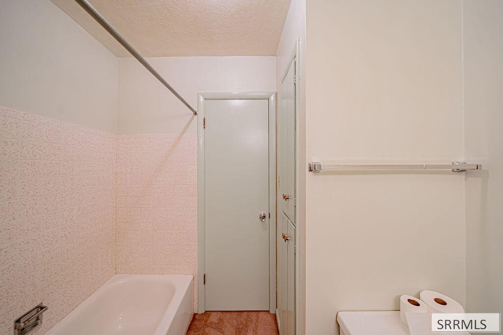 1711 Whitney Street Property Photo 27