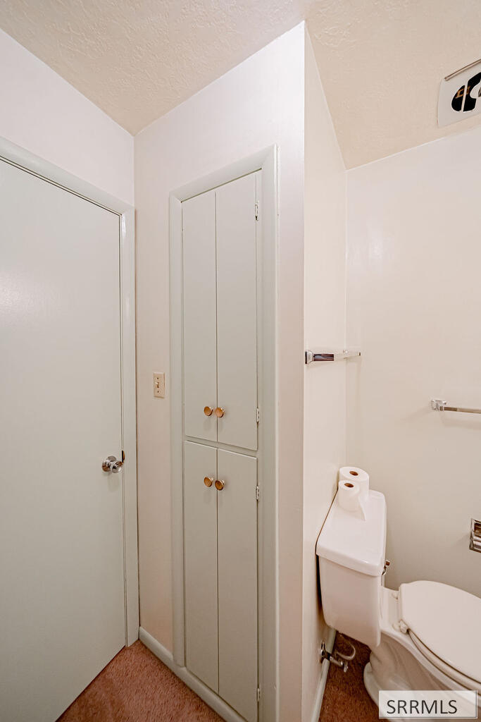 1711 Whitney Street Property Photo 28