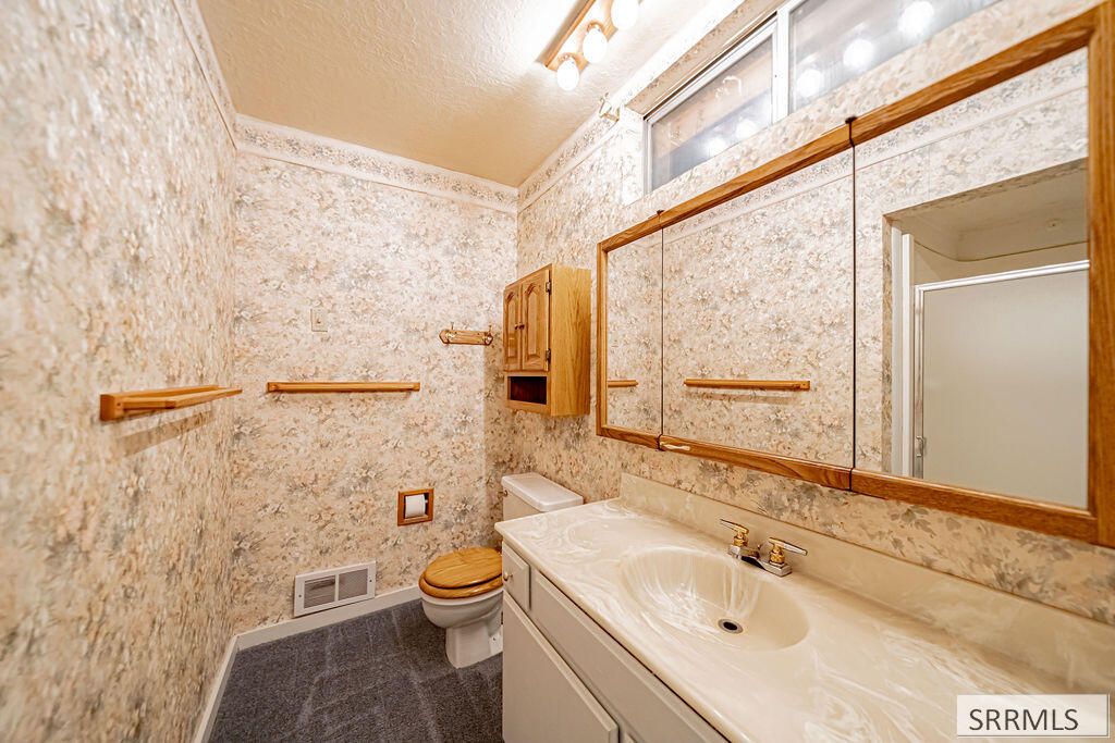 1711 Whitney Street Property Photo 33
