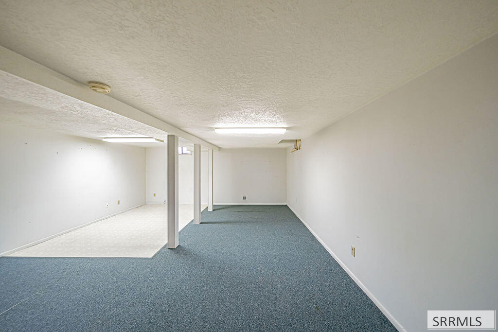1711 Whitney Street Property Photo 37