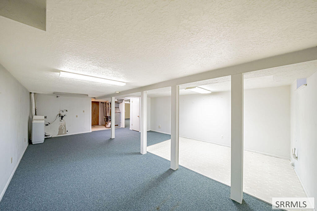 1711 Whitney Street Property Photo 38