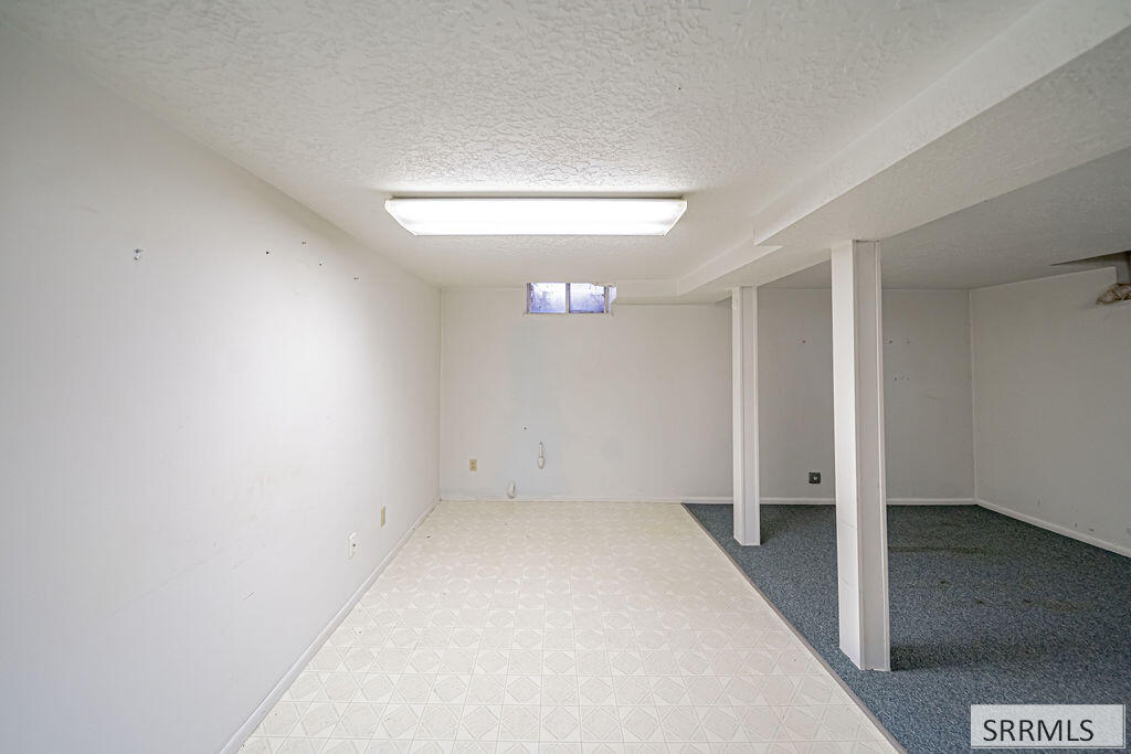 1711 Whitney Street Property Photo 39