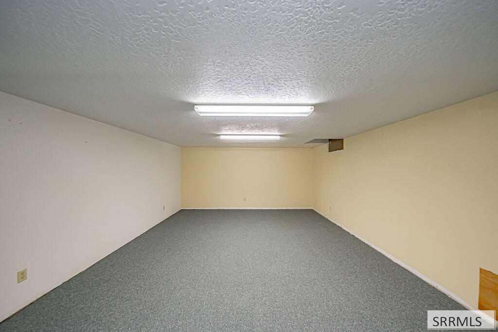 1711 Whitney Street Property Photo 42