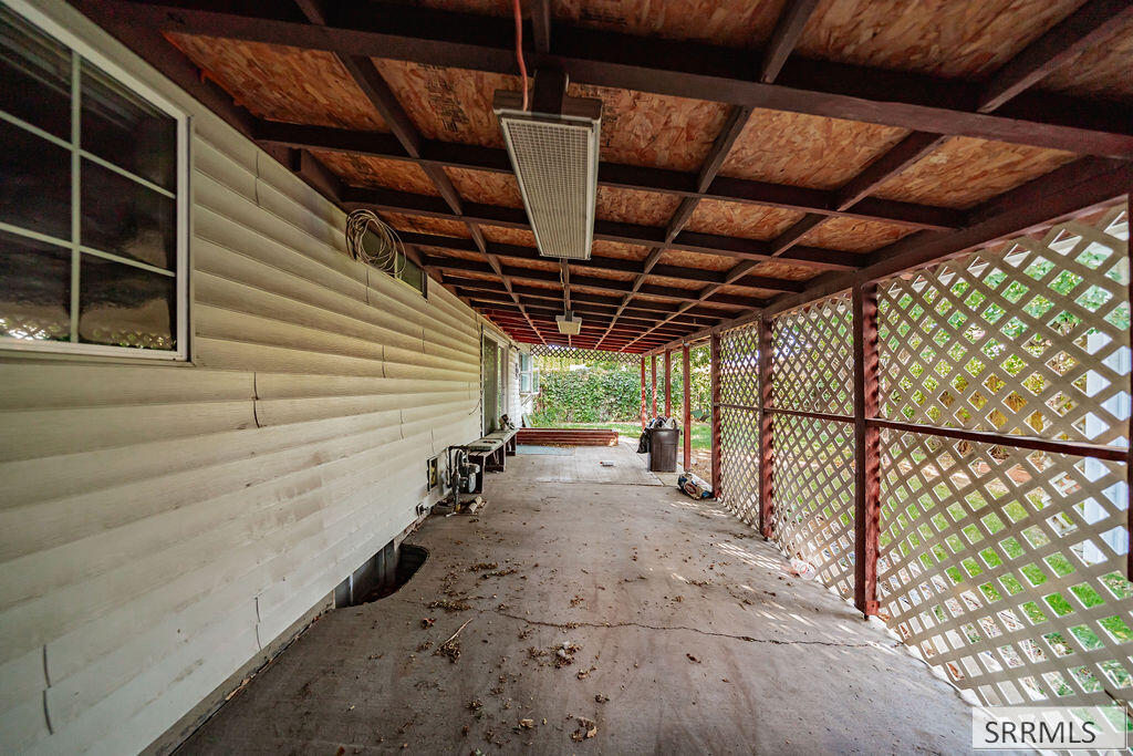 1711 Whitney Street Property Photo 48