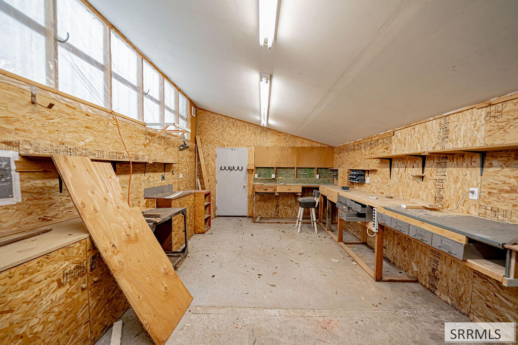1711 Whitney Street Property Photo 55
