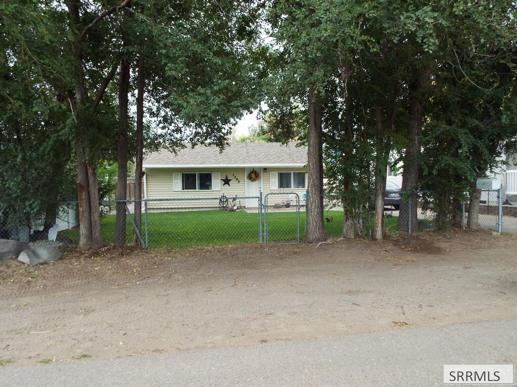 2189560 Property Photo 1
