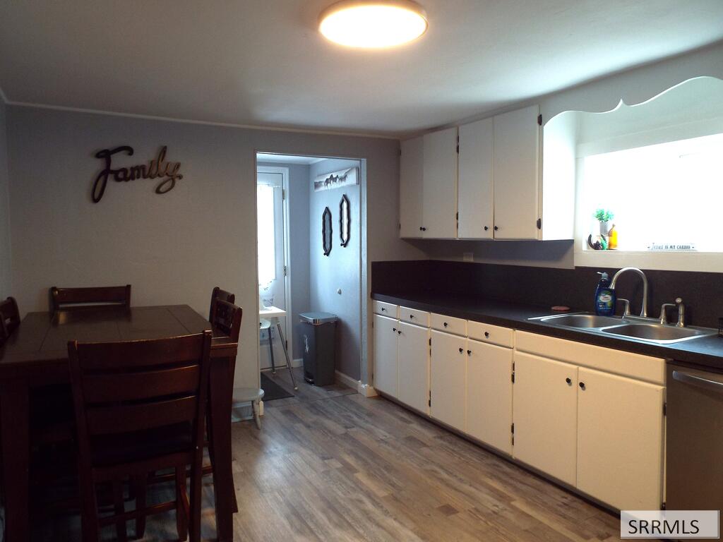 2189560 Property Photo 5