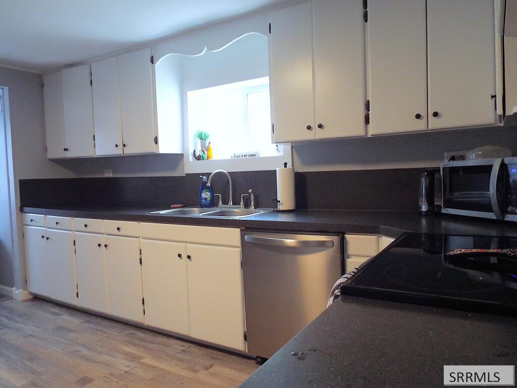 2189560 Property Photo 6