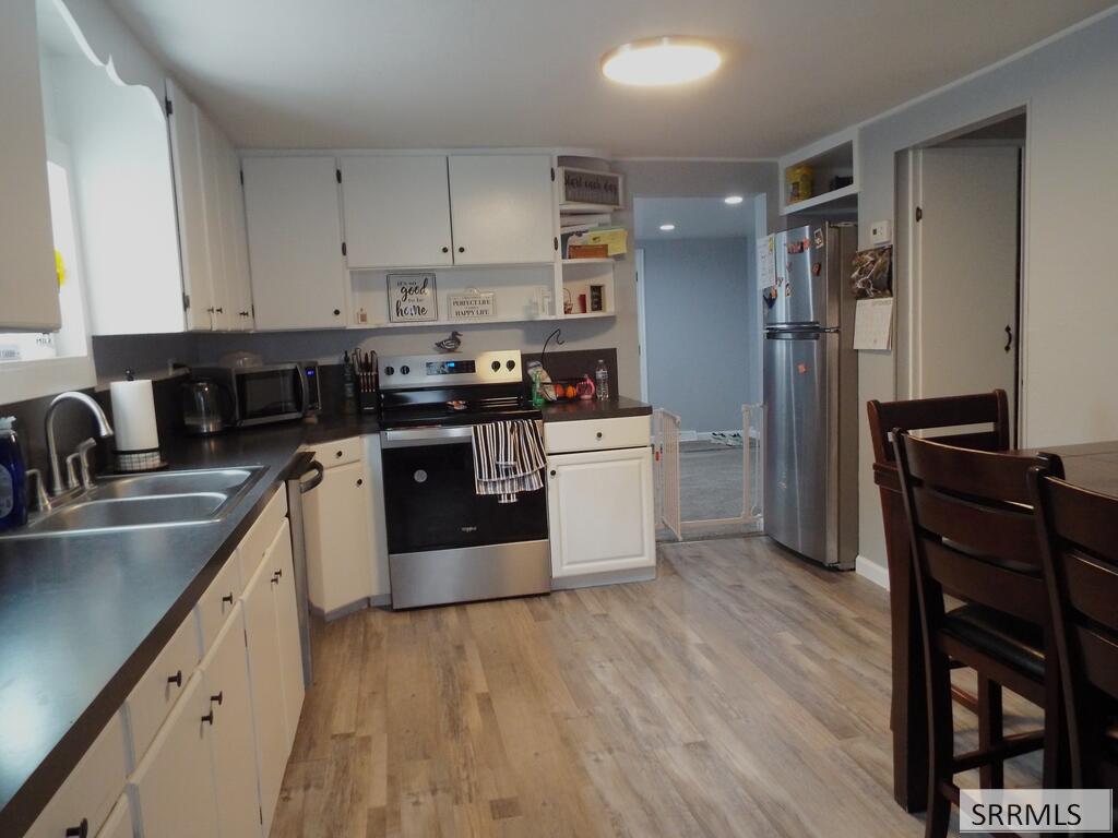 2189560 Property Photo 8