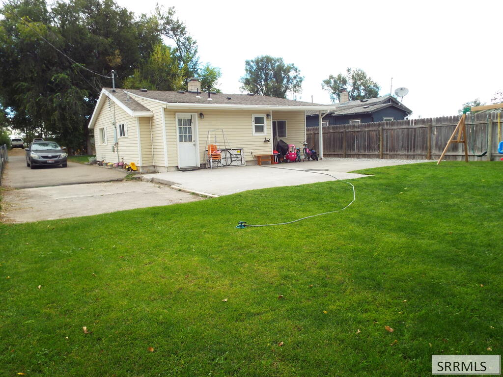 2189560 Property Photo 13