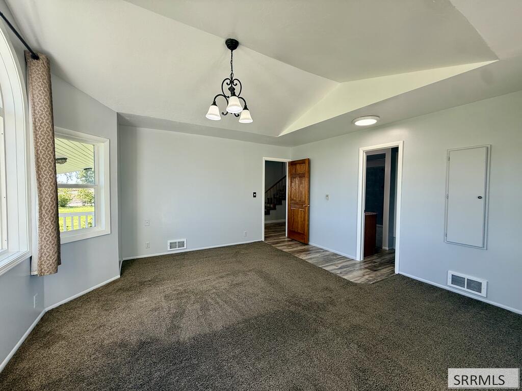 196 E 400 N Property Photo 17