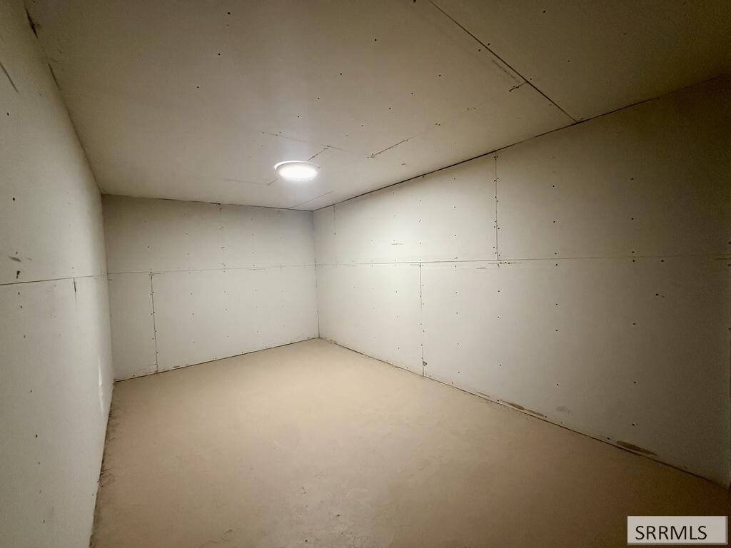 196 E 400 N Property Photo 31