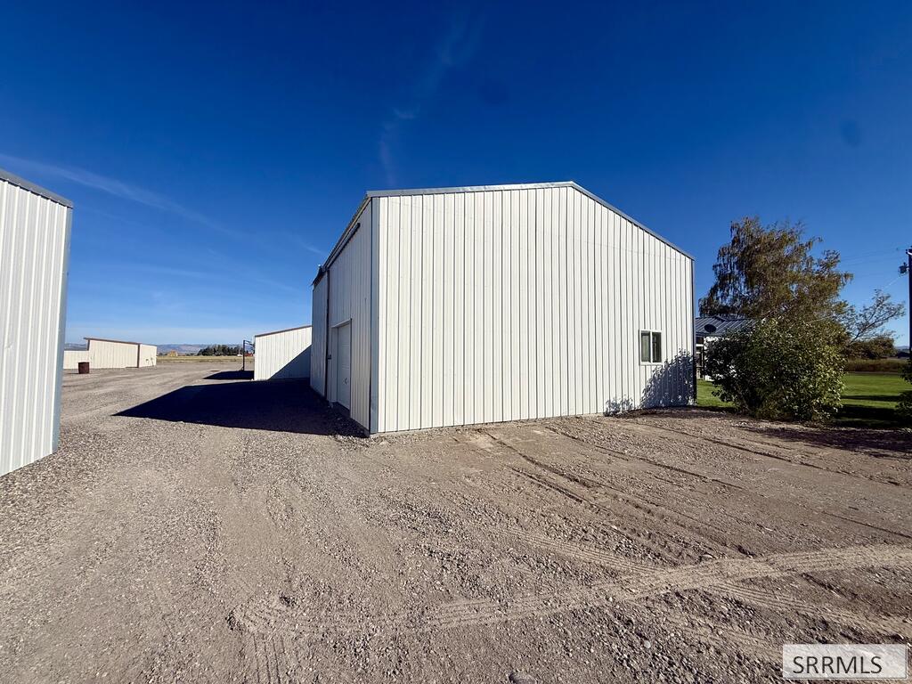 196 E 400 N Property Photo 35