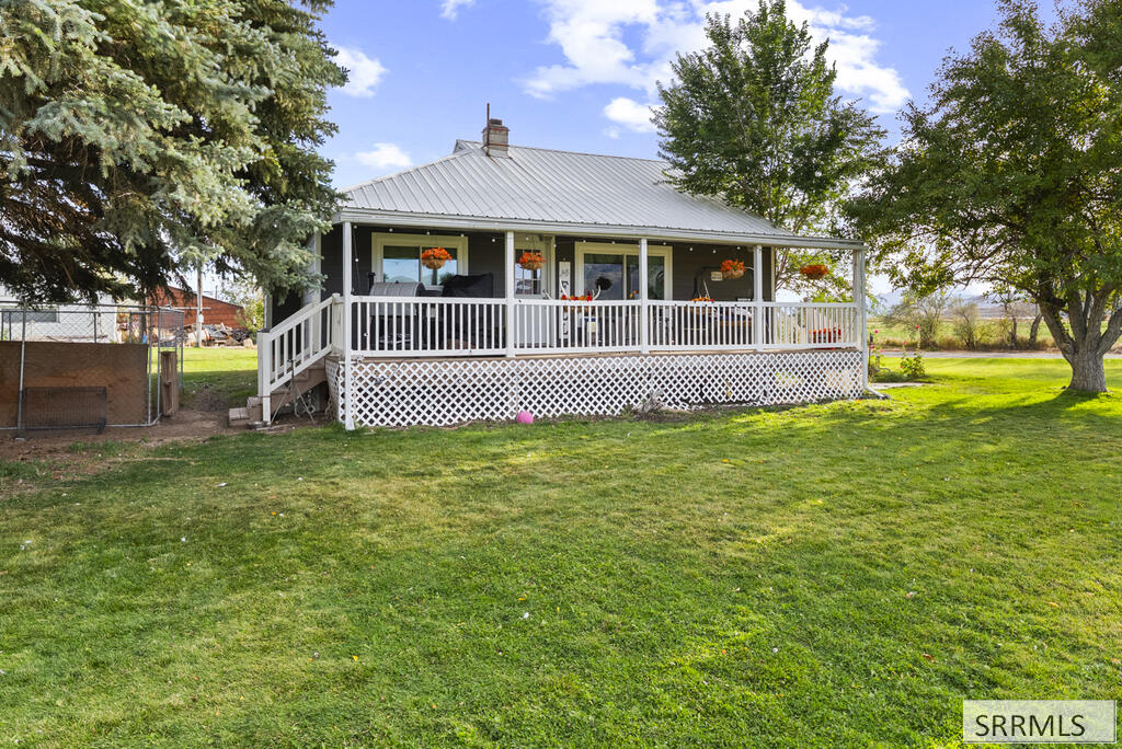 3449 2700 N Property Photo 27