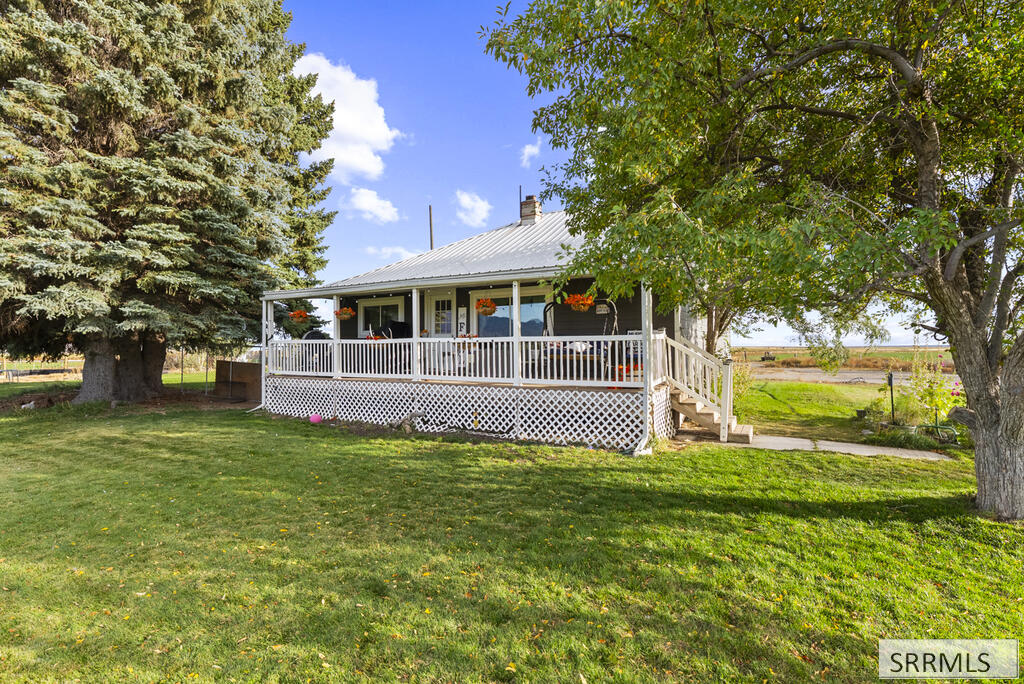 3449 2700 N Property Photo 28