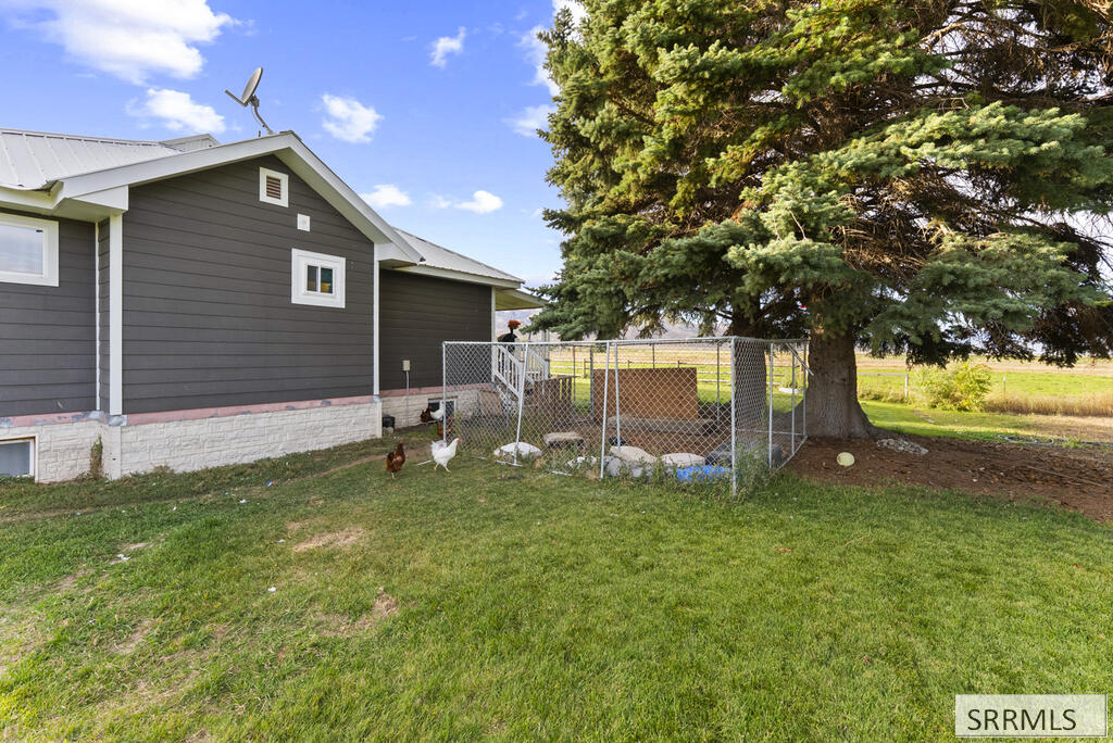 3449 2700 N Property Photo 33