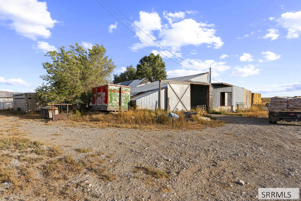3449 2700 N Property Photo 46