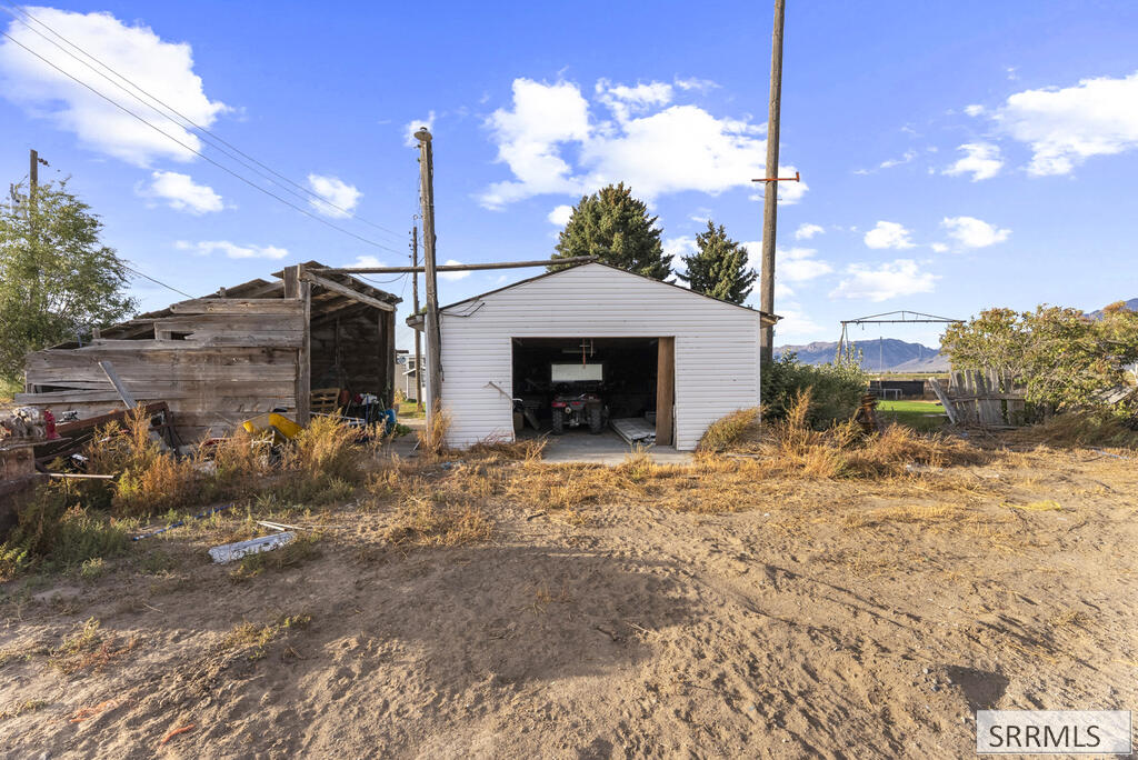 3449 2700 N Property Photo 48