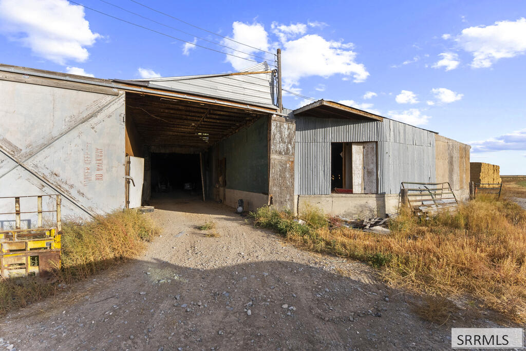 3449 2700 N Property Photo 29