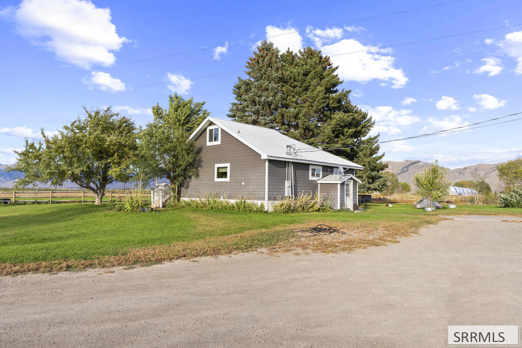 3449 2700 N Property Photo 35