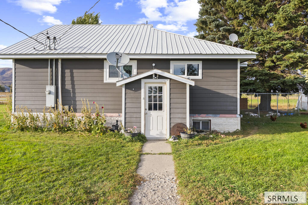3449 2700 N Property Photo 37