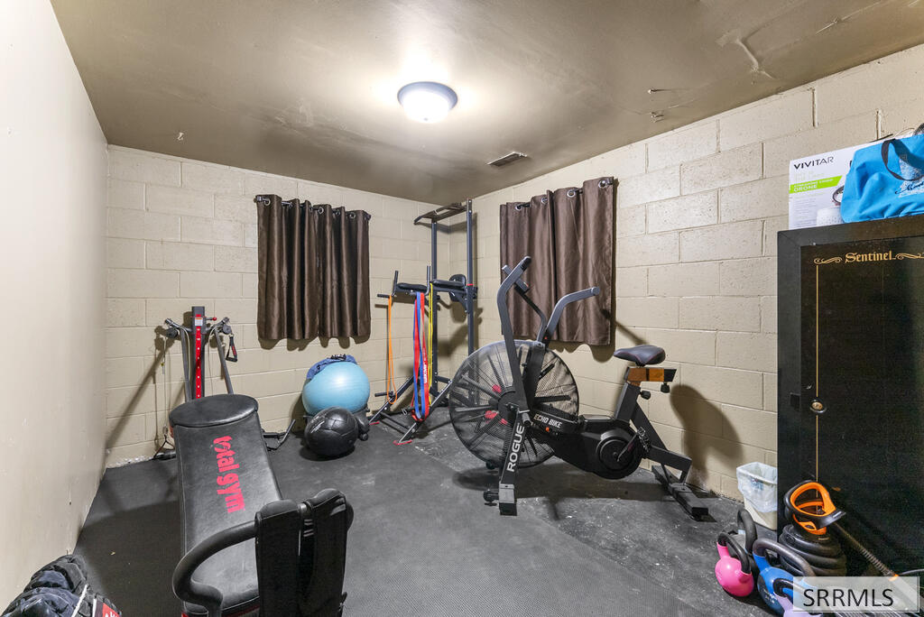 3449 2700 N Property Photo 56
