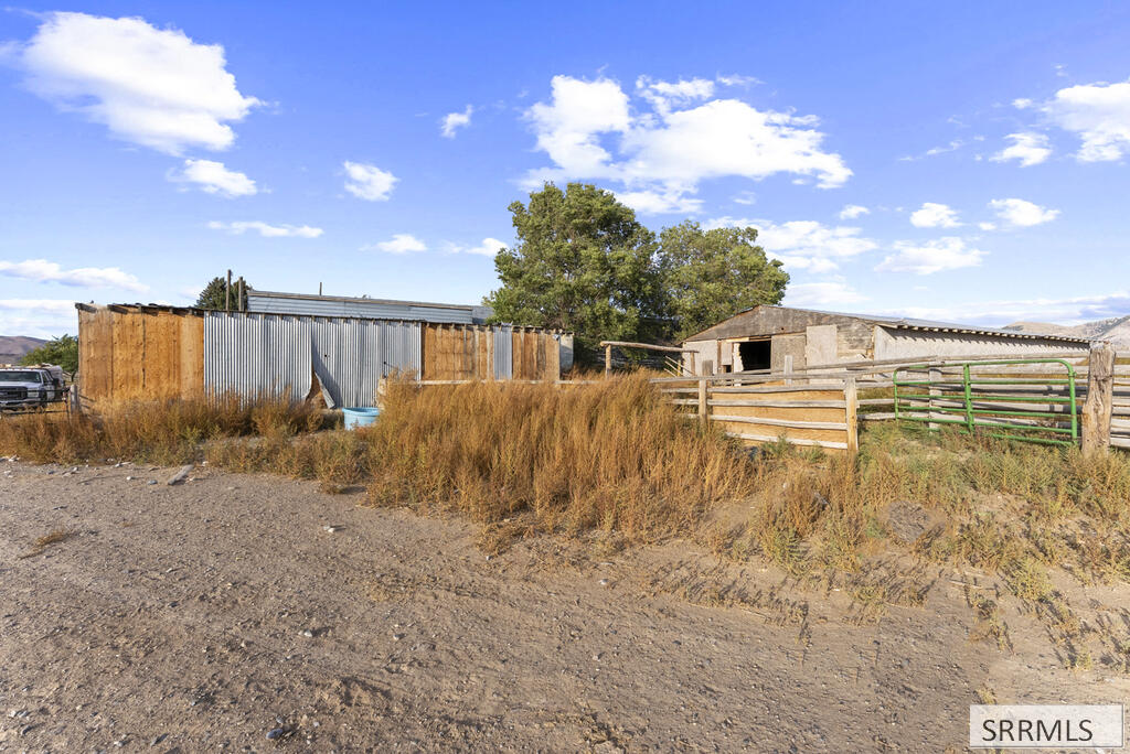 3449 2700 N Property Photo 59