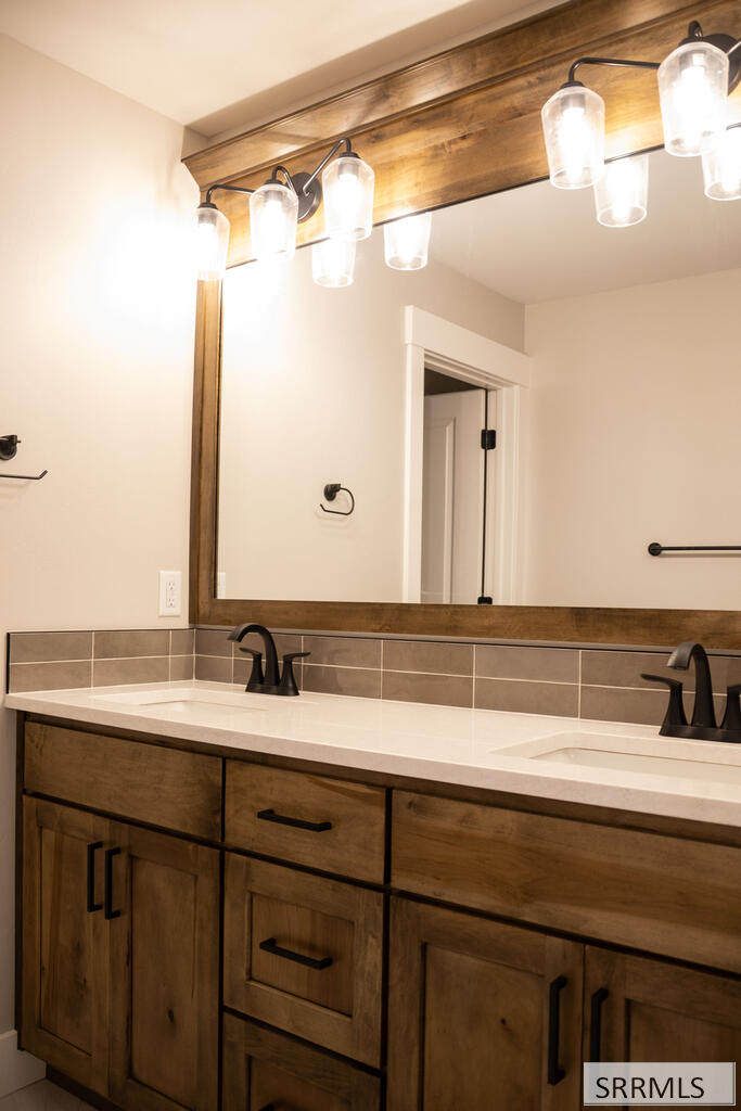 4132 E 206 N Property Photo 39
