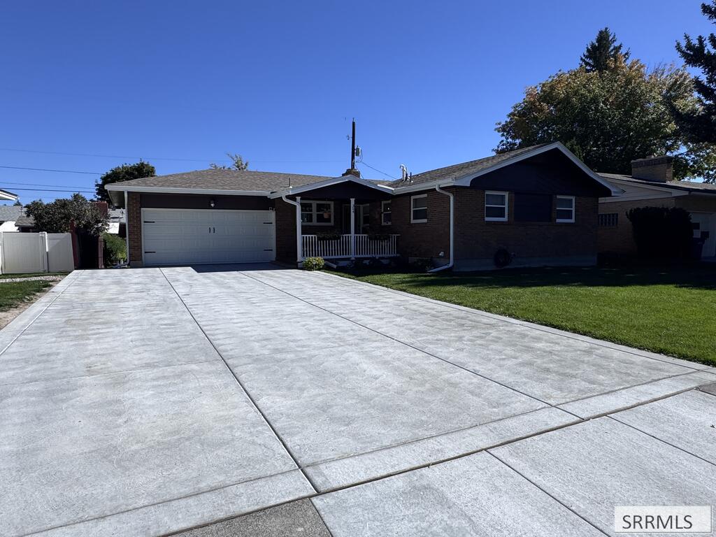 354 Pinon Drive Property Photo 1