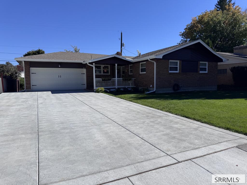 354 Pinon Drive Property Photo 3