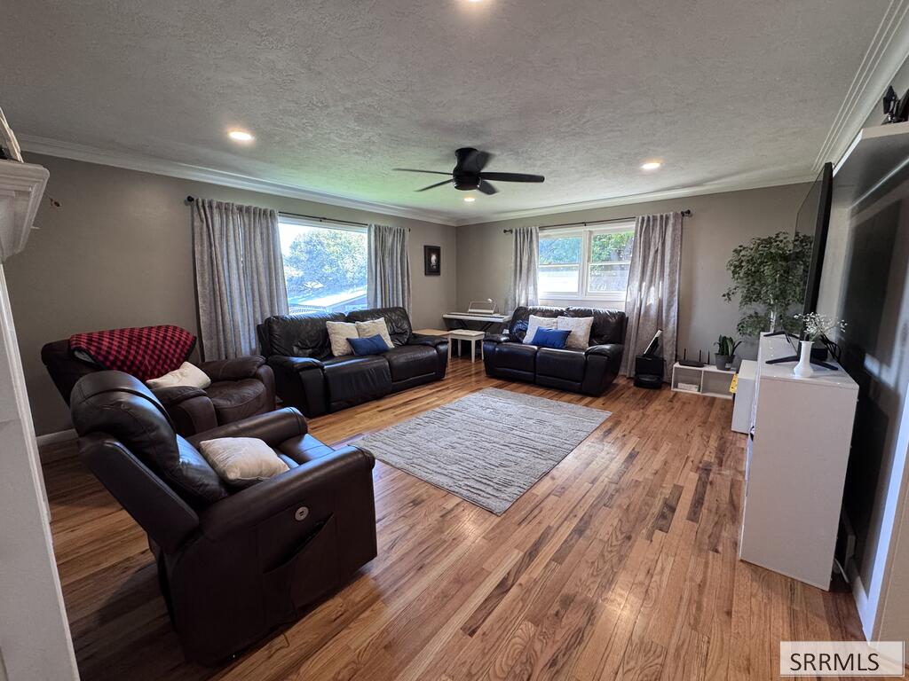 354 Pinon Drive Property Photo 5