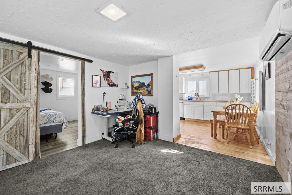 25 N 740 W Property Photo 18