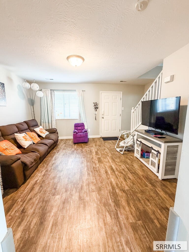 524 Pheasant Ridge Drive # A Property Photo 2
