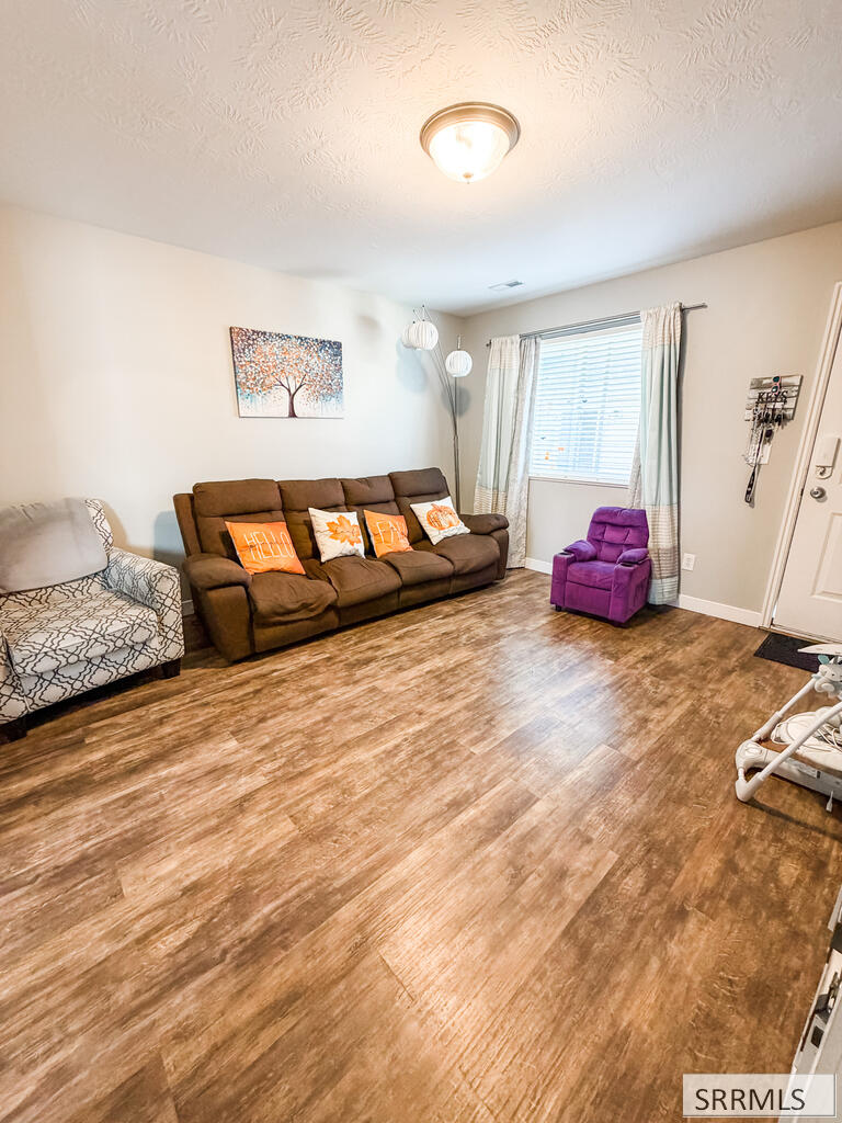 524 Pheasant Ridge Drive # A Property Photo 3