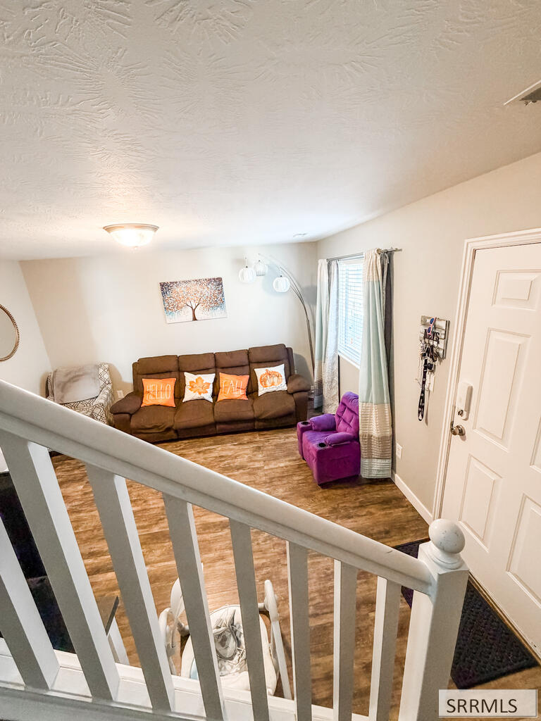 524 Pheasant Ridge Drive # A Property Photo 4