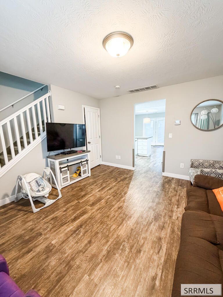 524 Pheasant Ridge Drive # A Property Photo 5